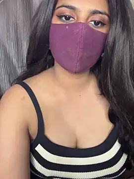 Dishasarmaa05 online show from October 2025 07:13:02 PM