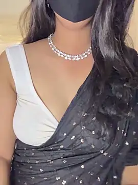 Dishasarmaa05 online show from November 2025 03:49:02 PM