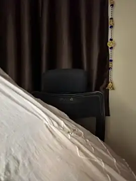 Dishasarmaa05 online show from February 2026 04:07:02 PM