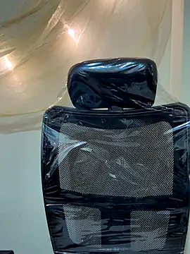 Dishasarmaa05 online show from November 2025 02:43:01 PM