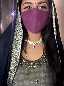 Dishasarmaa05 online show from November 2025 01:04:02 PM