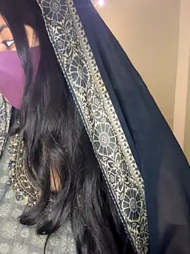 Dishasarmaa05 online show from November 2025 03:56:01 PM