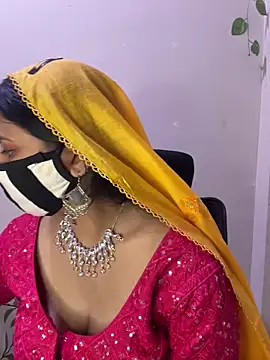 Dishasarmaa05 online show from April 2026 04:03:01 PM