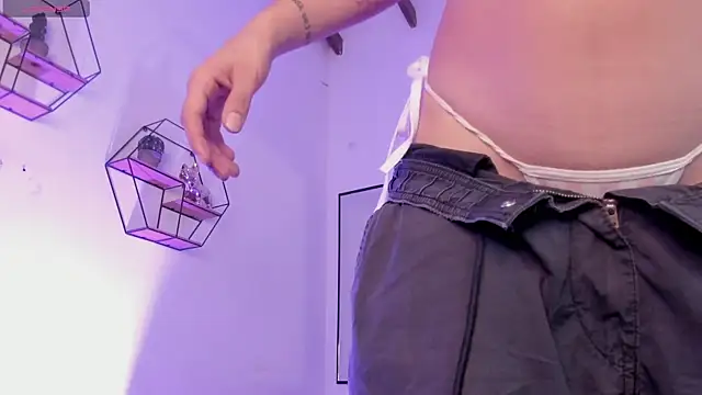 Little Lau1 online show from October 2025 11:05:02 PM