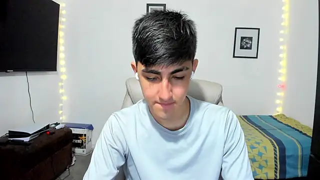 Snapshot of babymaik chatting on September 2025 10:32:02 PM babymaik online show from September 2025 10:32:02 PM