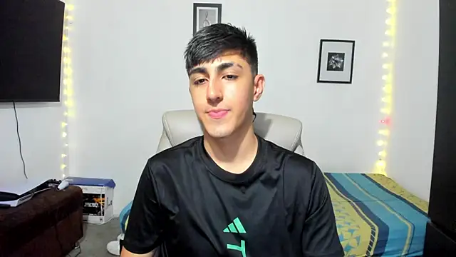 Snapshot of babymaik chatting on September 2025 08:42:02 PM babymaik online show from September 2025 08:42:02 PM