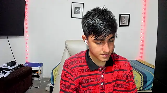 Snapshot of babymaik chatting on October 2025 08:17:02 PM babymaik online show from October 2025 08:17:02 PM