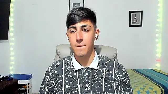Snapshot of babymaik chatting on October 2025 08:30:01 PM babymaik online show from October 2025 08:30:01 PM