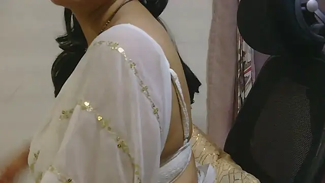 MilkyQueen69 online show from February 2026 05:12:02 PM