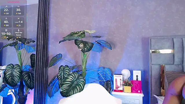 Tyla Ks online show from November 2025 07:36:01 PM