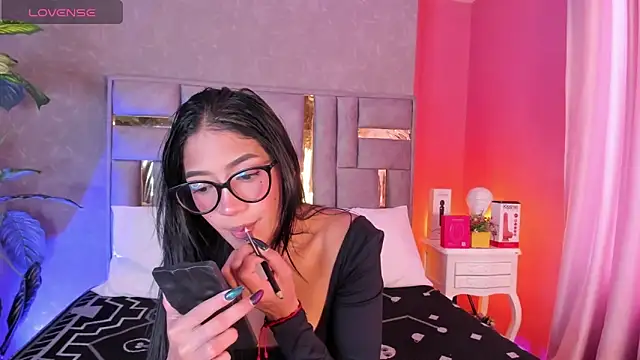Snapshot of Tyla_Ks chatting on May 2026 08:07:02 PM Tyla Ks online show from May 2026 08:07:02 PM