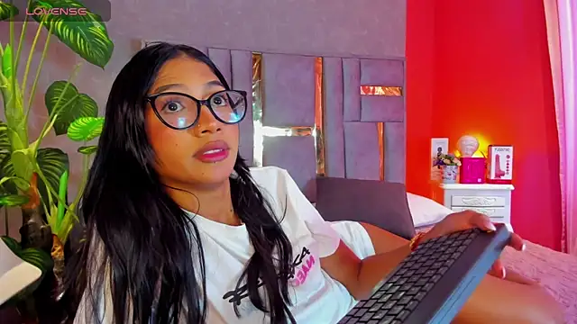 Tyla Ks online show from March 2026 07:27:02 PM