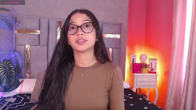 Tyla Ks online show from November 2025 07:30:01 PM