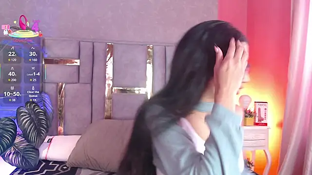 Tyla Ks online show from November 2025 07:39:01 PM