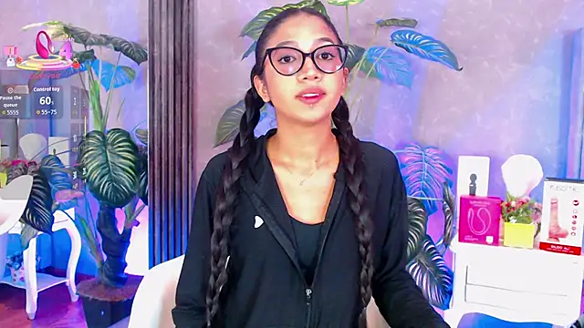 Tyla Ks online show from December 2025 07:35:01 PM