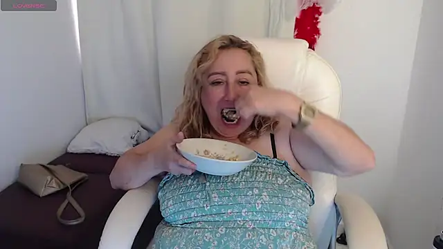 Snapshot of Mature_2025 chatting on November 2025 05:46:01 PM Mature 2025 online show from November 2025 05:46:01 PM