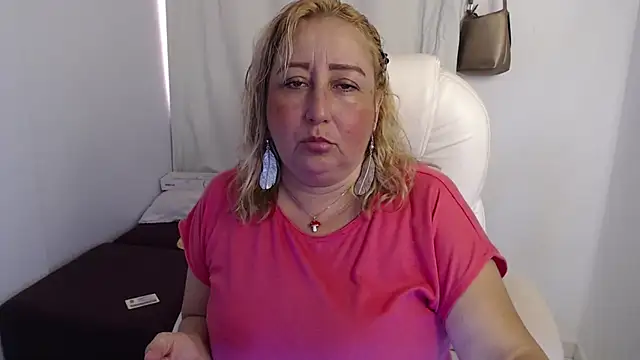 Snapshot of Mature_2025 chatting on September 2025 05:18:01 PM Mature 2025 online show from September 2025 05:18:01 PM