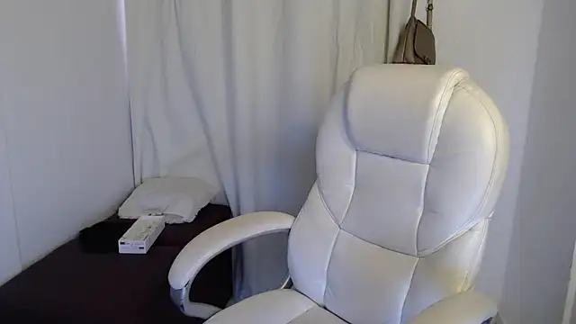 Snapshot of Mature_2025 chatting on October 2025 11:23:01 AM Mature 2025 online show from October 2025 11:23:01 AM