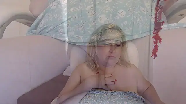 Snapshot of Mature_2025 chatting on October 2025 01:33:02 PM Mature 2025 online show from October 2025 01:33:02 PM