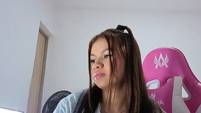 Snapshot of sophia_ramirez12 chatting on June 2026 02:20:02 AM sophia ramirez12 online show from June 2026 02:20:02 AM