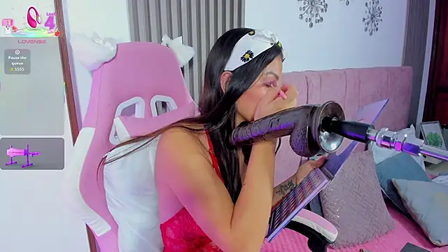 cutie sarax1 online show from November 2025 01:37:02 AM