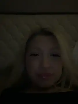 Snapshot of laraaaaaa chatting on March 2025 10:08:01 PM laraaaaaa online show from March 2025 10:08:01 PM
