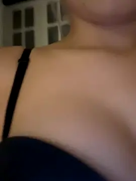 Snapshot of laraaaaaa chatting on December 2025 05:56:02 PM laraaaaaa online show from December 2025 05:56:02 PM