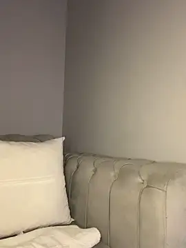 Snapshot of laraaaaaa chatting on December 2025 01:23:02 AM laraaaaaa online show from December 2025 01:23:02 AM