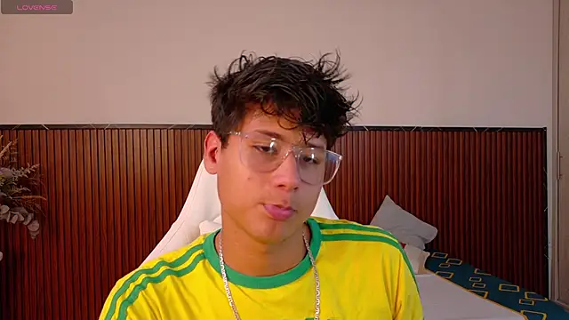 Snapshot of Raiden__Boy chatting on February 2025 07:25:01 PM Raiden Boy online show from February 2025 07:25:01 PM