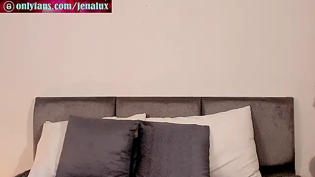 jennalux  online show from October 2025 10:22:02 PM