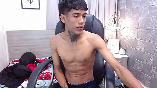 RyanKing19 online show from February 2025 12:18:02 PM