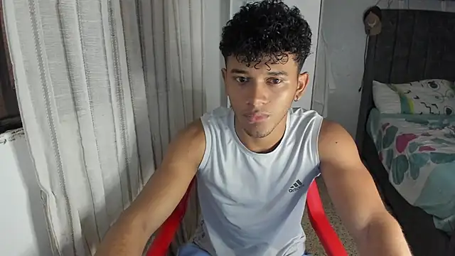 Snapshot of Fox2evans chatting on February 2026 12:44:02 PM Fox2evans online show from February 2026 12:44:02 PM