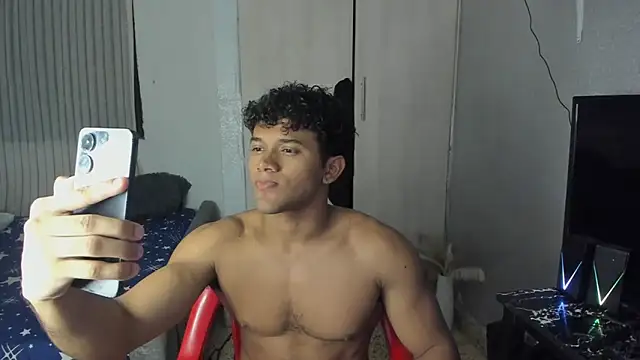 Snapshot of Fox2evans chatting on March 2026 08:11:01 AM Fox2evans online show from March 2026 08:11:01 AM