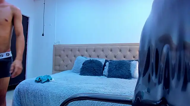 Snapshot of leslieanddrako chatting on December 2025 10:26:02 PM leslieanddrako online show from December 2025 10:26:02 PM