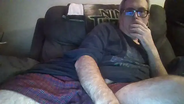 Snapshot of Smallone327 chatting on September 2025 04:07:01 AM Smallone327 online show from September 2025 04:07:01 AM