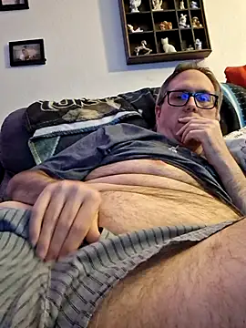 Snapshot of Smallone327 chatting on March 2025 06:32:02 AM Smallone327 online show from March 2025 06:32:02 AM