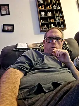 Snapshot of Smallone327 chatting on October 2025 06:37:01 AM Smallone327 online show from October 2025 06:37:01 AM