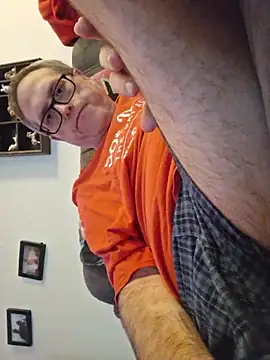 Snapshot of Smallone327 chatting on November 2025 05:22:02 AM Smallone327 online show from November 2025 05:22:02 AM