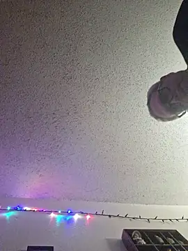 Snapshot of Smallone327 chatting on October 2025 04:48:01 AM Smallone327 online show from October 2025 04:48:01 AM