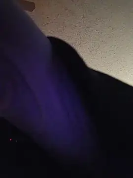 Snapshot of Smallone327 chatting on February 2026 05:30:01 AM Smallone327 online show from February 2026 05:30:01 AM