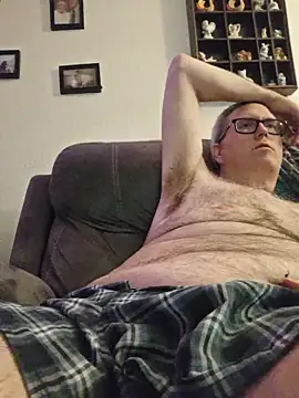 Snapshot of Smallone327 chatting on March 2026 06:35:01 AM Smallone327 online show from March 2026 06:35:01 AM