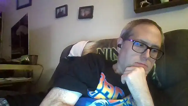 Snapshot of Smallone327 chatting on September 2025 03:55:01 AM Smallone327 online show from September 2025 03:55:01 AM