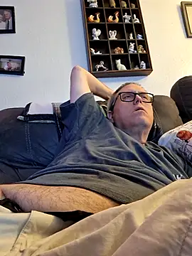 Snapshot of Smallone327 chatting on October 2025 04:36:02 AM Smallone327 online show from October 2025 04:36:02 AM