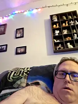 Snapshot of Smallone327 chatting on February 2025 03:40:01 AM Smallone327 online show from February 2025 03:40:01 AM