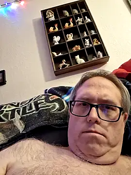 Snapshot of Smallone327 chatting on February 2025 03:45:02 AM Smallone327 online show from February 2025 03:45:02 AM