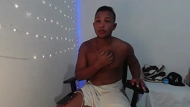 Snapshot of Gooss_cum chatting on September 2025 04:29:01 AM Gooss cum online show from September 2025 04:29:01 AM