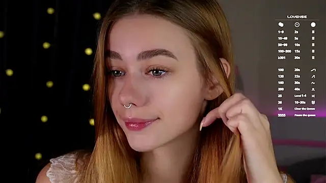 Snapshot of EmilaMills chatting on October 2025 12:57:02 AM EmilaMills online show from October 2025 12:57:02 AM