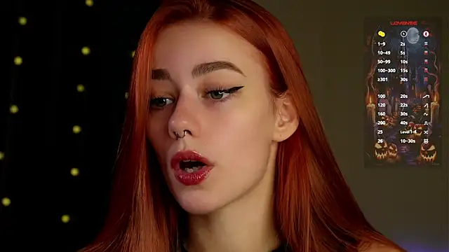 Snapshot of EmilaMills chatting on November 2025 01:05:02 PM EmilaMills online show from November 2025 01:05:02 PM