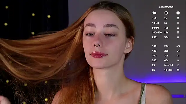 Snapshot of EmilaMills chatting on September 2025 01:02:01 AM EmilaMills online show from September 2025 01:02:01 AM