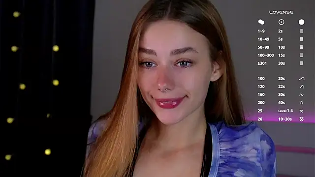 Snapshot of EmilaMills chatting on September 2025 12:50:01 AM EmilaMills online show from September 2025 12:50:01 AM
